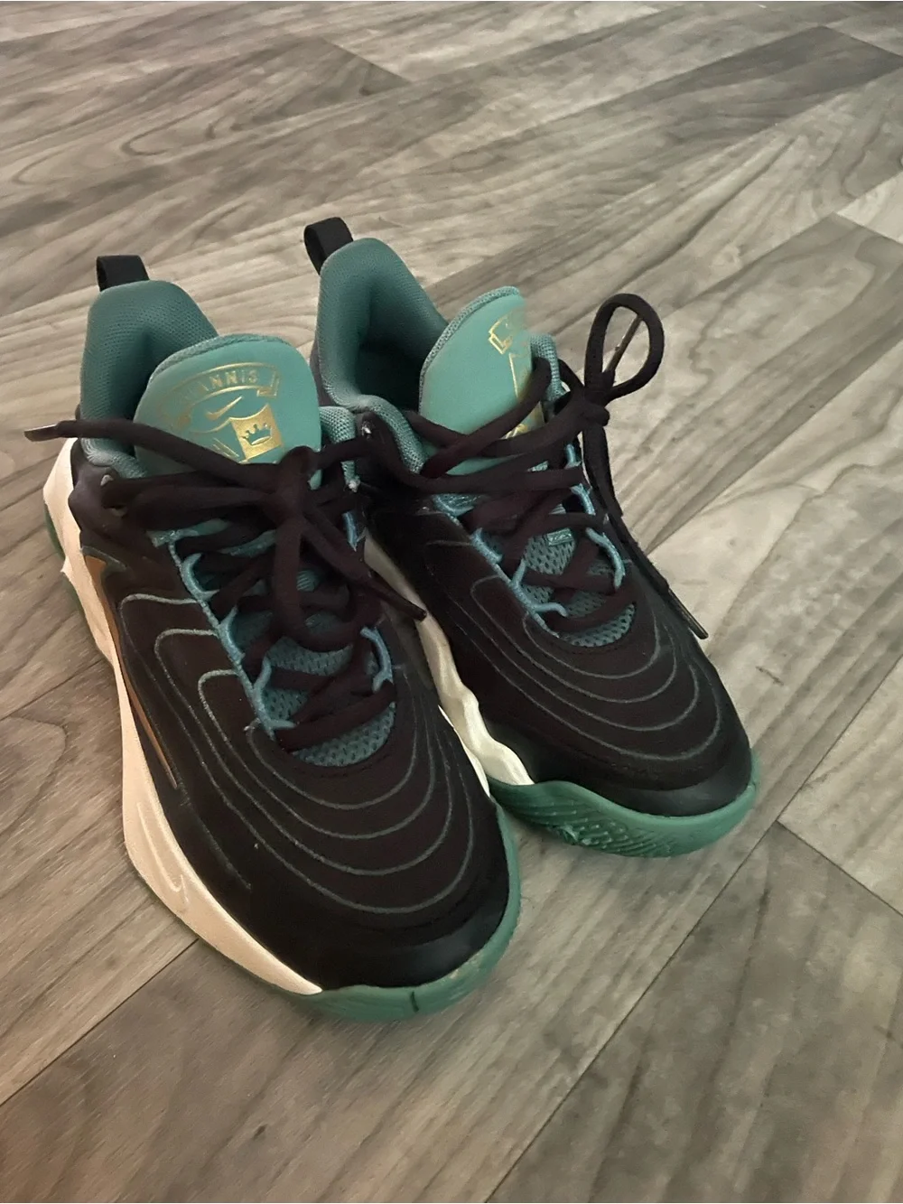 Nike Kids Black and Teal/Green Accent Sneakers